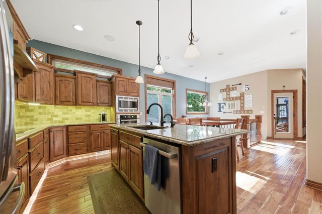 214 N City View Cir, Wichita, KS 67235