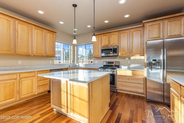11335 Tulin Park Loop, Anchorage, AK 99516