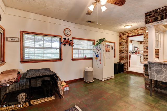 5507 E Sunset Rd, Knoxville, TN 37914