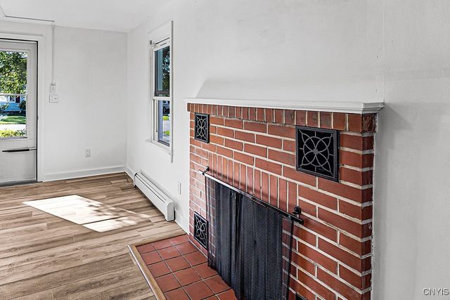 21 Hara Cres, New Hartford, NY 13413