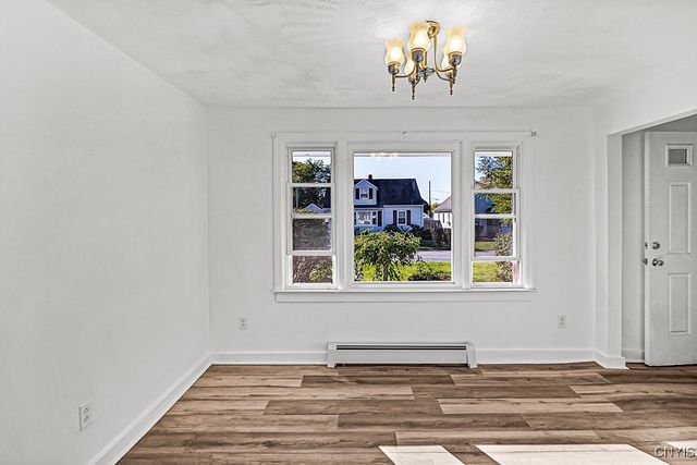 21 Hara Cres, New Hartford, NY 13413