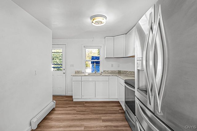 21 Hara Cres, New Hartford, NY 13413