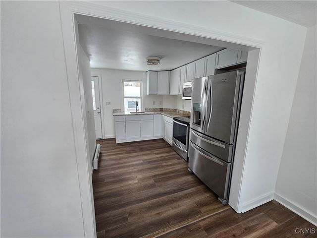 21 Hara Cres, New Hartford, NY 13413