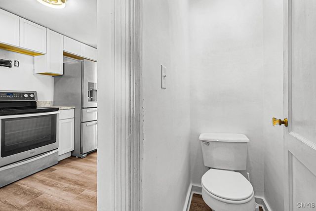 21 Hara Cres, New Hartford, NY 13413