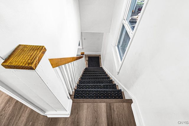 21 Hara Cres, New Hartford, NY 13413