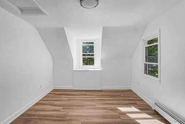 21 Hara Cres, New Hartford, NY 13413