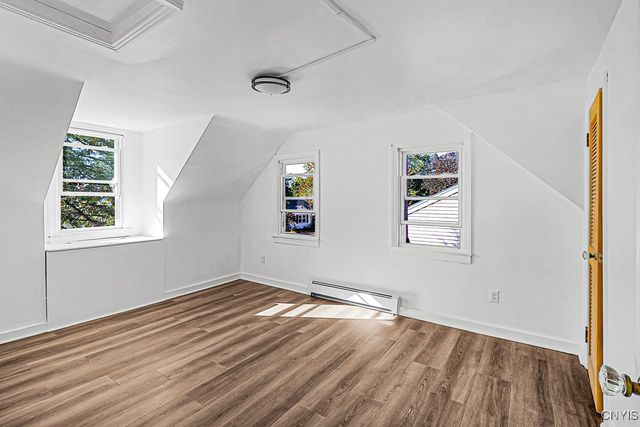 21 Hara Cres, New Hartford, NY 13413