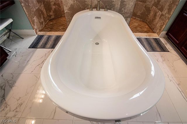 2123 NW 41st PL, Cape Coral, FL 33993