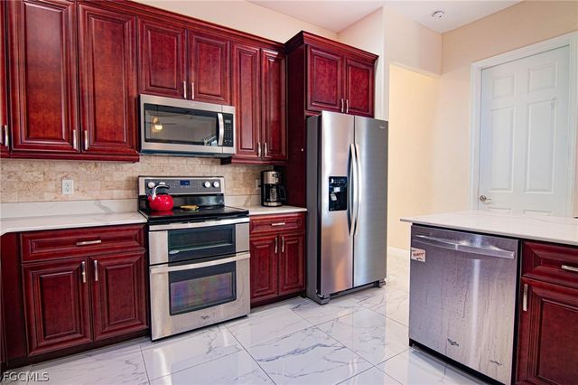 2123 NW 41st PL, Cape Coral, FL 33993