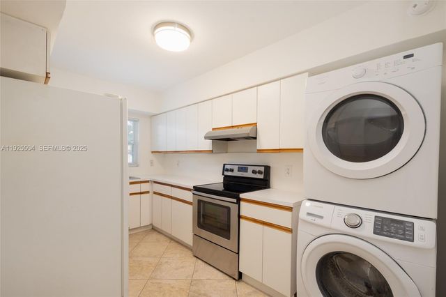 1734 NE 142nd St, North Miami, FL 33181