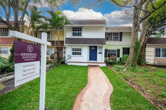 1734 NE 142nd St, North Miami, FL 33181