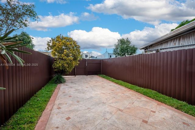 1734 NE 142nd St, North Miami, FL 33181