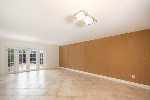 1734 NE 142nd St, North Miami, FL 33181