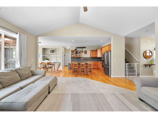 10872 Se ALYSSA Dr, Happy Valley, OR 97086