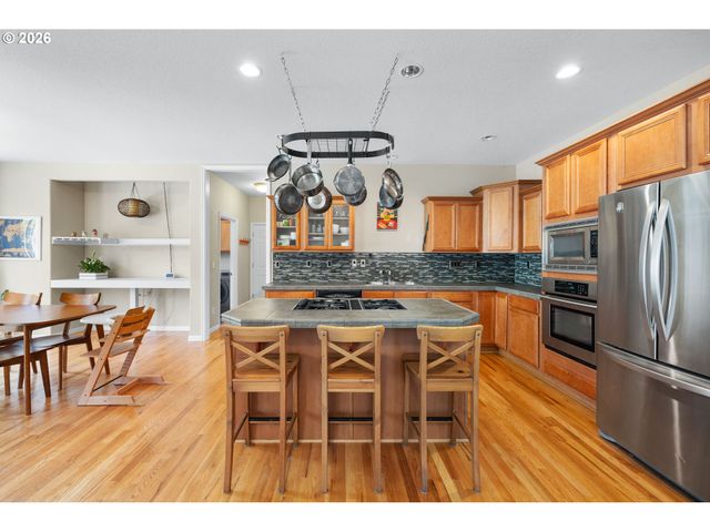 10872 Se ALYSSA Dr, Happy Valley, OR 97086