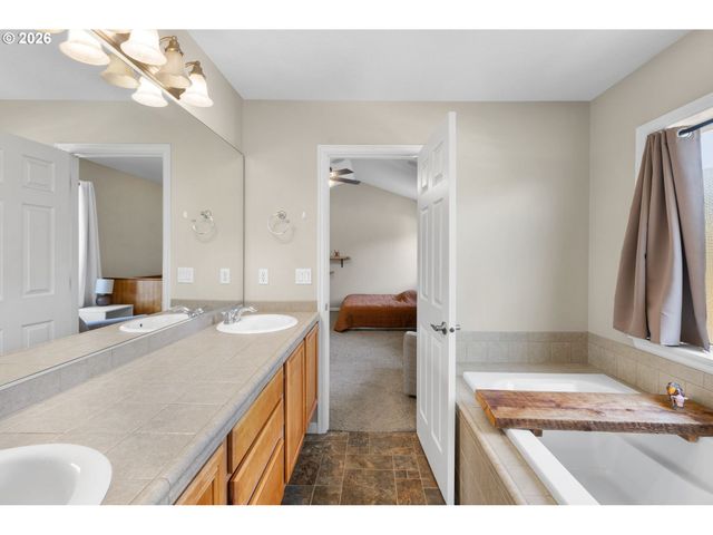10872 Se ALYSSA Dr, Happy Valley, OR 97086