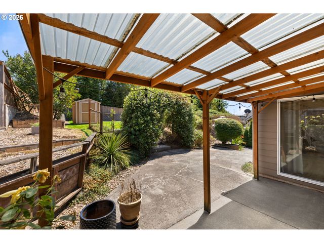 10872 Se ALYSSA Dr, Happy Valley, OR 97086
