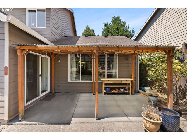 10872 Se ALYSSA Dr, Happy Valley, OR 97086