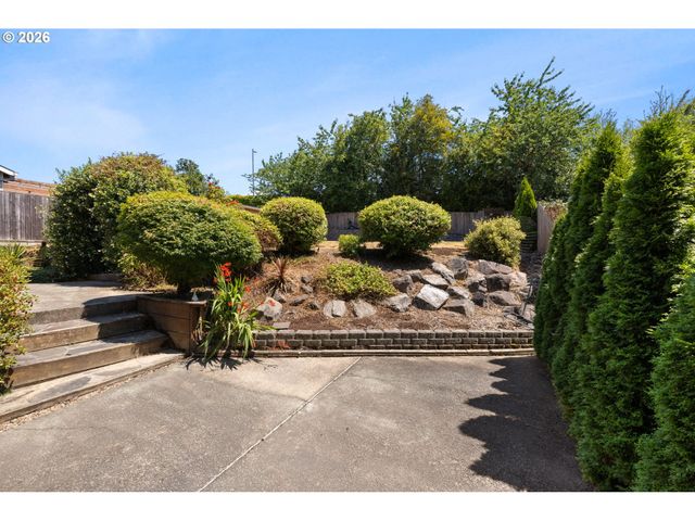10872 Se ALYSSA Dr, Happy Valley, OR 97086