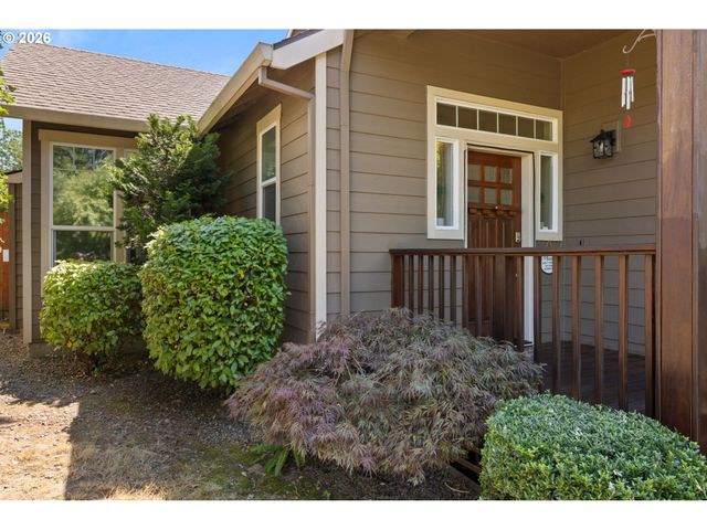 10872 Se ALYSSA Dr, Happy Valley, OR 97086