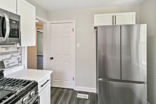 9516 Jackson Avenue, Brookfield, IL 60513