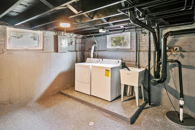 9516 Jackson Avenue, Brookfield, IL 60513
