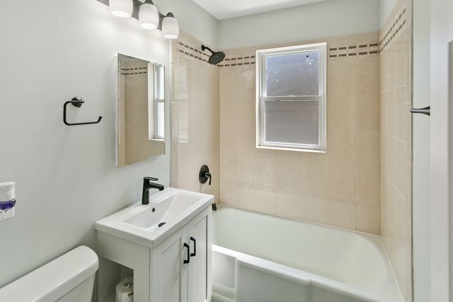9516 Jackson Avenue, Brookfield, IL 60513