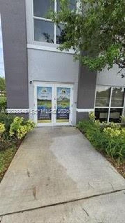 12001 SW 128th Court 101, Miami, FL 33186