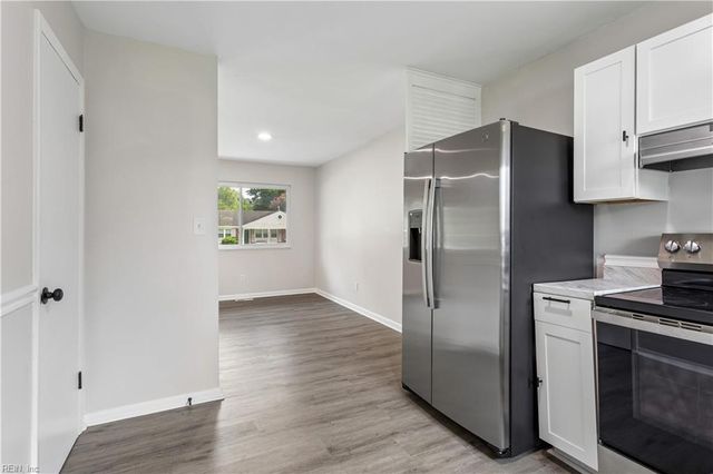 56 Bonita DR, Newport News, VA 23602