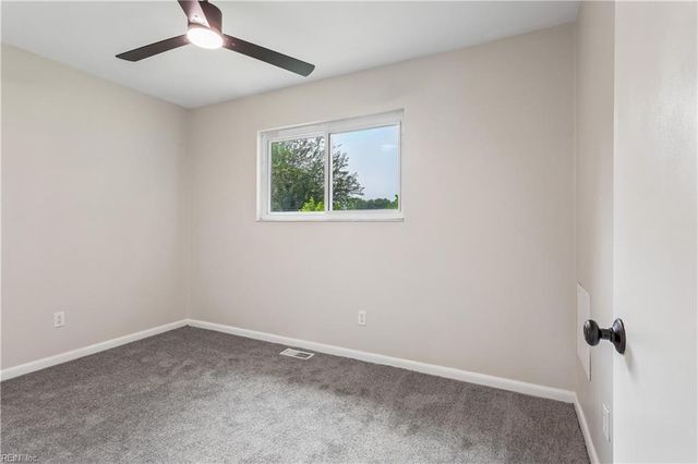 56 Bonita DR, Newport News, VA 23602