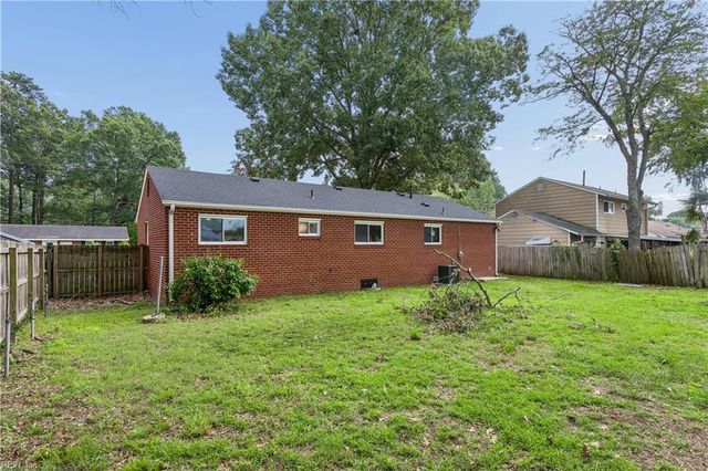 56 Bonita DR, Newport News, VA 23602