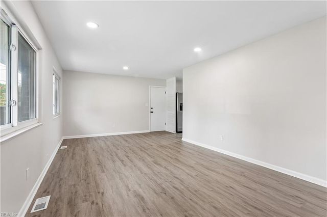 56 Bonita DR, Newport News, VA 23602