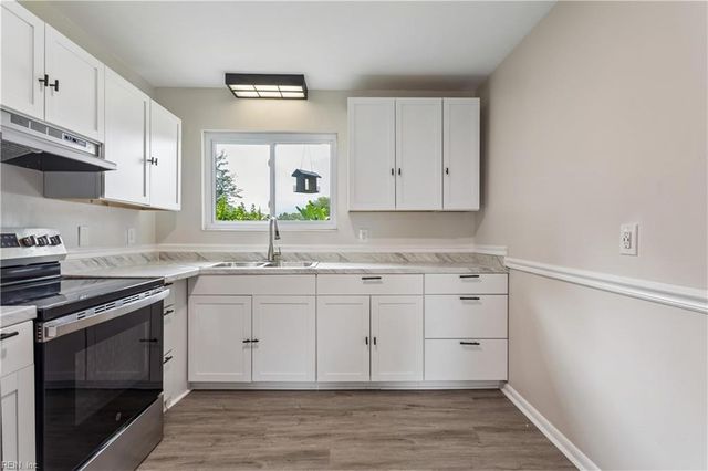 56 Bonita DR, Newport News, VA 23602