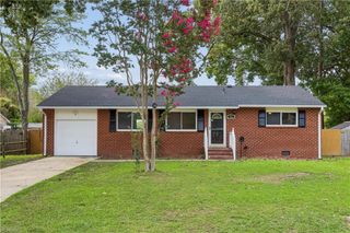 56 Bonita DR, Newport News, VA 23602