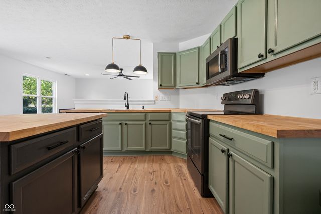 12623 Raiders Boulevard, Fishers, IN 46037