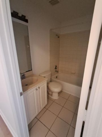 4162 Napoli Lake Drive, Riviera Beach, FL 33410