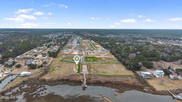 106 S Glimmering Glass Lane, Hampstead, NC 28443