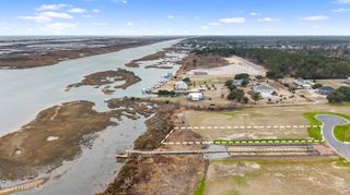 106 S Glimmering Glass Lane, Hampstead, NC 28443