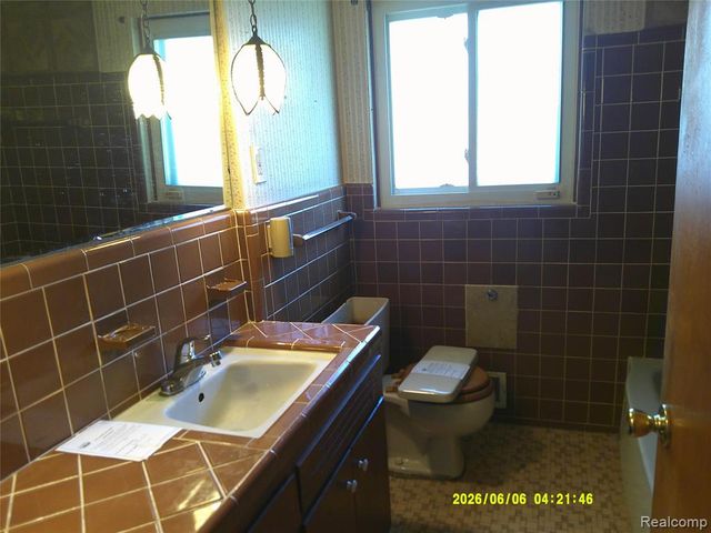 13458 Marion, Redford, MI 48239
