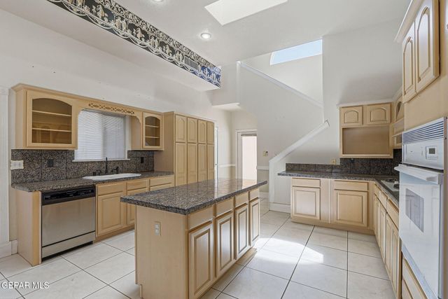 6554 EAGLE RIDGE Drive, El Paso, TX 79912