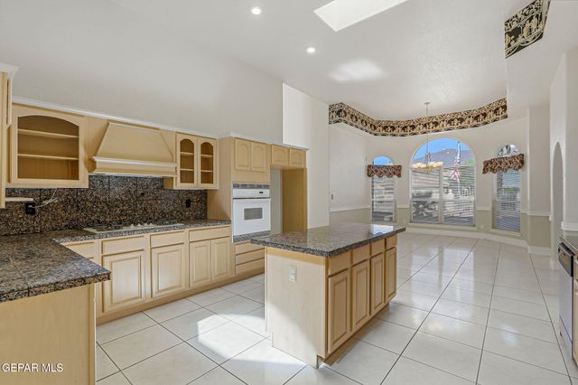 6554 EAGLE RIDGE Drive, El Paso, TX 79912