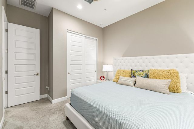 7611 E Camino Vivaz, Scottsdale, AZ 85255