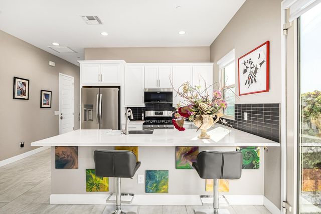 7611 E Camino Vivaz, Scottsdale, AZ 85255