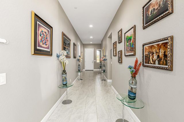 7611 E Camino Vivaz, Scottsdale, AZ 85255