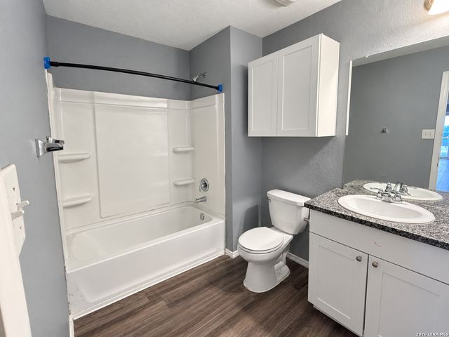 102 Samuel Kemper, San Antonio, TX 78220