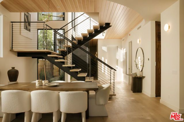 8906 Hubbard Street, Culver City, CA 90232