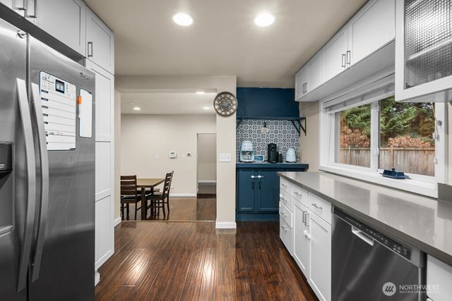 4706 Picnic Point Road, Edmonds, WA 98026