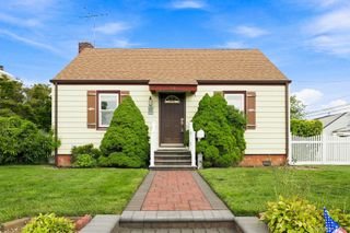 39 Emma Street, Bethpage, NY 11714