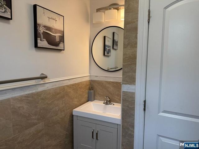 6909 Polk, Guttenberg, NJ 07093