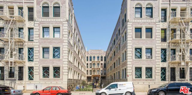 2121 James M Wood Boulevard 415, Los Angeles, CA 90006